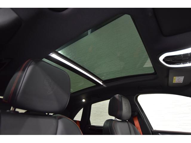 マカン マカンＴ　２０インチマカンＳホイール　エクステンデッドレザーＰＫＧ　ＰＤＬＳ＋付ＬＥＤヘッドライト　パノラマルーフ　パワステ＋　ＢＯＳＥ　リアエプロン　ティンテッドテールライト　ドライバーメモリーＰＫＧ（19枚目）