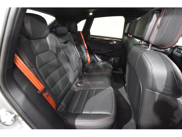 マカン マカンＴ　２０インチマカンＳホイール　エクステンデッドレザーＰＫＧ　ＰＤＬＳ＋付ＬＥＤヘッドライト　パノラマルーフ　パワステ＋　ＢＯＳＥ　リアエプロン　ティンテッドテールライト　ドライバーメモリーＰＫＧ（20枚目）