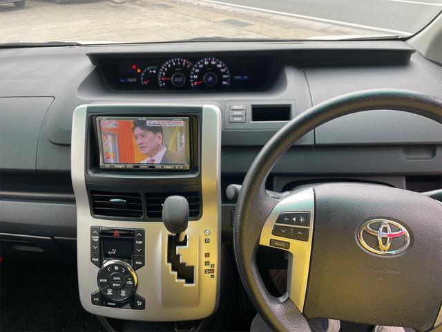 X Lエディション X Lエディション スマキー ディスチャージヘッドランプ 地デジテレビ Bカメ CD再生 ETC車載器 横滑り防止機能 キーレスキー ウォークスルー パワステ ABS メモリーナビ オートエアコン3列(11枚目)