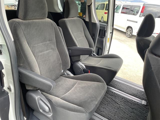 X Lエディション X Lエディション スマキー ディスチャージヘッドランプ 地デジテレビ Bカメ CD再生 ETC車載器 横滑り防止機能 キーレスキー ウォークスルー パワステ ABS メモリーナビ オートエアコン3列(30枚目)