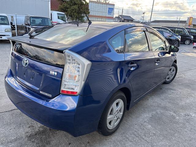 プリウス Ｓ　Ｓ　ＣＤ　ＦＭ　ＡＭ　ステリモ　プッシュスタート　スマートキー　スペアキー　オートライト　フォグランプ　ライトレベライザー　電格ウィンカーミラー　オールオートＰＷ　ドアバイザー　ビルトインＥＴＣ（9枚目）