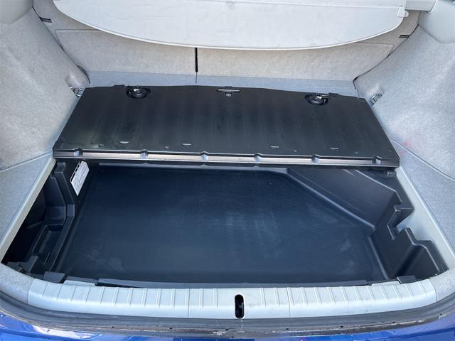 プリウス Ｓ　Ｓ　ＣＤ　ＦＭ　ＡＭ　ステリモ　プッシュスタート　スマートキー　スペアキー　オートライト　フォグランプ　ライトレベライザー　電格ウィンカーミラー　オールオートＰＷ　ドアバイザー　ビルトインＥＴＣ（18枚目）