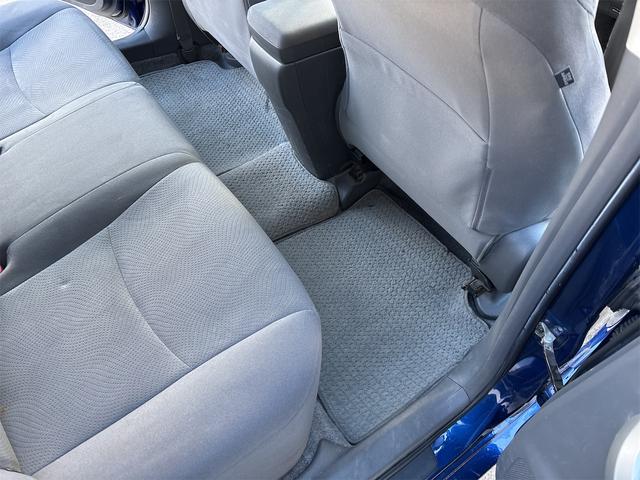 プリウス Ｓ　Ｓ　ＣＤ　ＦＭ　ＡＭ　ステリモ　プッシュスタート　スマートキー　スペアキー　オートライト　フォグランプ　ライトレベライザー　電格ウィンカーミラー　オールオートＰＷ　ドアバイザー　ビルトインＥＴＣ（32枚目）