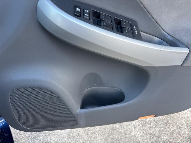 プリウス Ｓ　Ｓ　ＣＤ　ＦＭ　ＡＭ　ステリモ　プッシュスタート　スマートキー　スペアキー　オートライト　フォグランプ　ライトレベライザー　電格ウィンカーミラー　オールオートＰＷ　ドアバイザー　ビルトインＥＴＣ（47枚目）