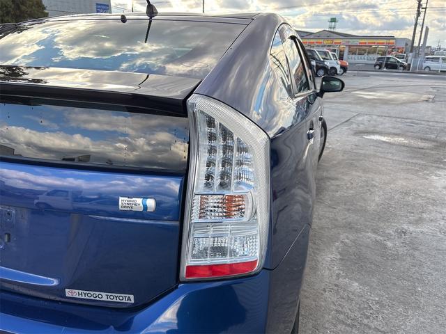 プリウス Ｓ　Ｓ　ＣＤ　ＦＭ　ＡＭ　ステリモ　プッシュスタート　スマートキー　スペアキー　オートライト　フォグランプ　ライトレベライザー　電格ウィンカーミラー　オールオートＰＷ　ドアバイザー　ビルトインＥＴＣ（68枚目）