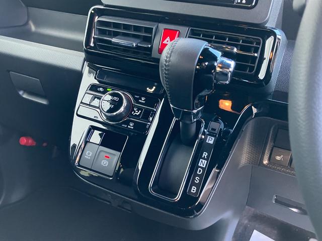 タント カスタムＲＳ　純正ナビゲーション　ドライブレコーダー　スマートアシスト・ＬＥＤヘッドランプ・プッシュエンジンスタート・１５インチアルミホイール・両側パワースライドドア・ＵＳＢソケット・オートエアコン・運転席助手席シートヒーター（10枚目）