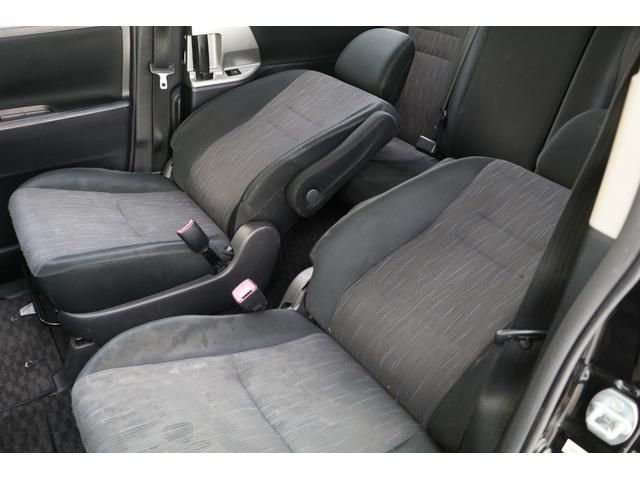 ヴォクシー ＺＳ　パワースライドドア　モデリスタエアロ　社外ナビ　バックカメラ　フリップダウンモニター　オートエアコン　プッシュスタート　スマートキー　パドルシフト　ＥＴＣ　キセノンヘッドライト（34枚目）