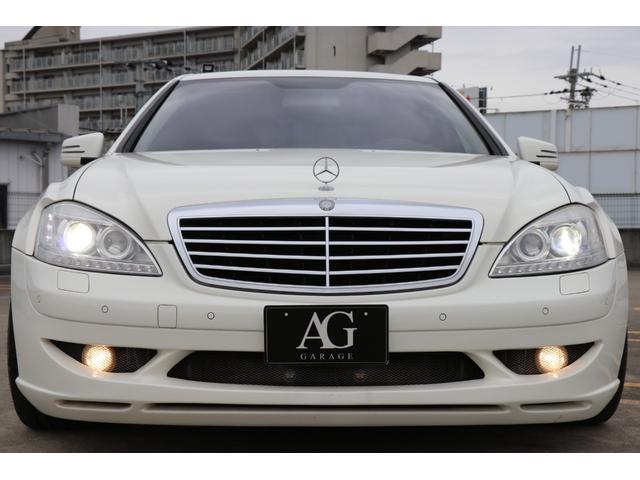 Ｓ５００ロング　左ハンドル　７ＡＴ　ローダウン　社外１９インチアルミホイール　サンルーフブラックレザーシート　純正ナビ　Ｂカメ　ＤＶＤ再生可　クルコン　ＥＴＣ　両席Ｐシート　キセノンヘッドライト(13枚目)