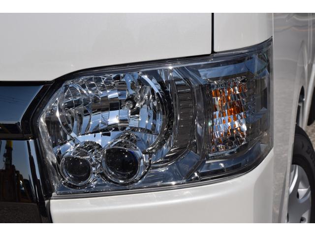 ハイエースバン スーパーGL ダークプライムII 衝突軽減/小窓/デジタルインナーミラー/レーンキープ/全方位カメラ/レーンキープ/ハーフレザーシート/オートライト/オートマチックハイビーム/室内フロアーマット付き/小物入れ/エアーバック/(9枚目)
