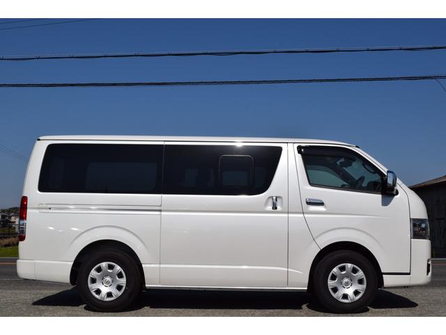 ハイエースバン スーパーGL ダークプライムII 衝突軽減/小窓/デジタルインナーミラー/レーンキープ/全方位カメラ/レーンキープ/ハーフレザーシート/オートライト/オートマチックハイビーム/室内フロアーマット付き/小物入れ/エアーバック/(19枚目)