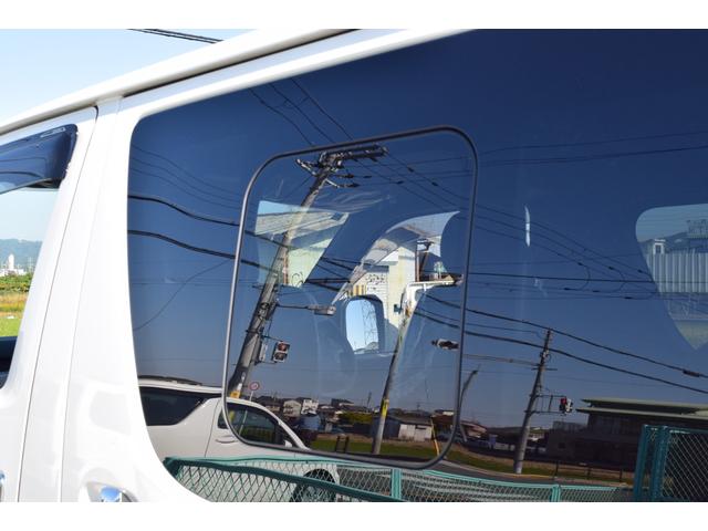 ハイエースバン スーパーGL ダークプライムII 衝突軽減/小窓/デジタルインナーミラー/レーンキープ/全方位カメラ/レーンキープ/ハーフレザーシート/オートライト/オートマチックハイビーム/室内フロアーマット付き/小物入れ/エアーバック/(30枚目)