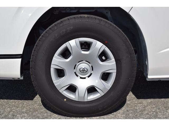 ハイエースバン スーパーGL ダークプライムII 衝突軽減/小窓/デジタルインナーミラー/レーンキープ/全方位カメラ/レーンキープ/ハーフレザーシート/オートライト/オートマチックハイビーム/室内フロアーマット付き/小物入れ/エアーバック/(32枚目)