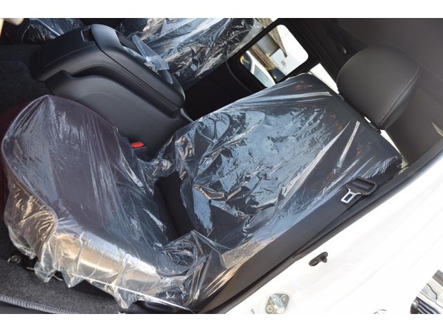 ハイエースバン スーパーGL ダークプライムII 衝突軽減/小窓/デジタルインナーミラー/レーンキープ/全方位カメラ/レーンキープ/ハーフレザーシート/オートライト/オートマチックハイビーム/室内フロアーマット付き/小物入れ/エアーバック/(37枚目)