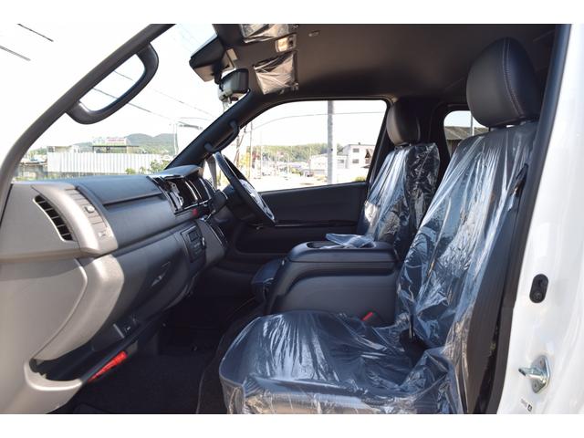 ハイエースバン スーパーGL ダークプライムII 衝突軽減/小窓/デジタルインナーミラー/レーンキープ/全方位カメラ/レーンキープ/ハーフレザーシート/オートライト/オートマチックハイビーム/室内フロアーマット付き/小物入れ/エアーバック/(41枚目)