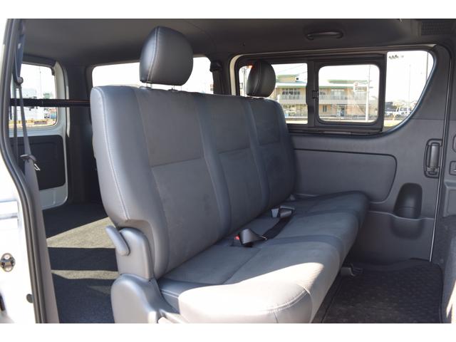 ハイエースバン スーパーGL ダークプライムII 衝突軽減/小窓/デジタルインナーミラー/レーンキープ/全方位カメラ/レーンキープ/ハーフレザーシート/オートライト/オートマチックハイビーム/室内フロアーマット付き/小物入れ/エアーバック/(45枚目)