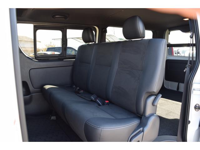 ハイエースバン スーパーGL ダークプライムII 衝突軽減/小窓/デジタルインナーミラー/レーンキープ/全方位カメラ/レーンキープ/ハーフレザーシート/オートライト/オートマチックハイビーム/室内フロアーマット付き/小物入れ/エアーバック/(46枚目)