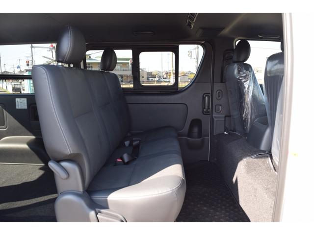 ハイエースバン スーパーGL ダークプライムII 衝突軽減/小窓/デジタルインナーミラー/レーンキープ/全方位カメラ/レーンキープ/ハーフレザーシート/オートライト/オートマチックハイビーム/室内フロアーマット付き/小物入れ/エアーバック/(48枚目)