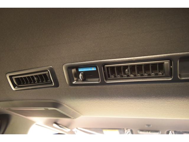 ハイエースバン スーパーGL ダークプライムII 衝突軽減/小窓/デジタルインナーミラー/レーンキープ/全方位カメラ/レーンキープ/ハーフレザーシート/オートライト/オートマチックハイビーム/室内フロアーマット付き/小物入れ/エアーバック/(54枚目)