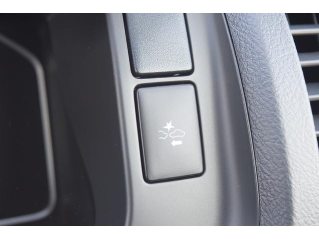 ハイエースバン スーパーGL ダークプライムII 衝突軽減/小窓/デジタルインナーミラー/レーンキープ/全方位カメラ/レーンキープ/ハーフレザーシート/オートライト/オートマチックハイビーム/室内フロアーマット付き/小物入れ/エアーバック/(62枚目)