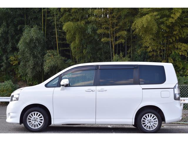 ヴォクシー Ｘ　メモリーナビ／バックカメラ／Ｂｌｕｅｔｏｏｔｈ／ＥＴＣ／（12枚目）