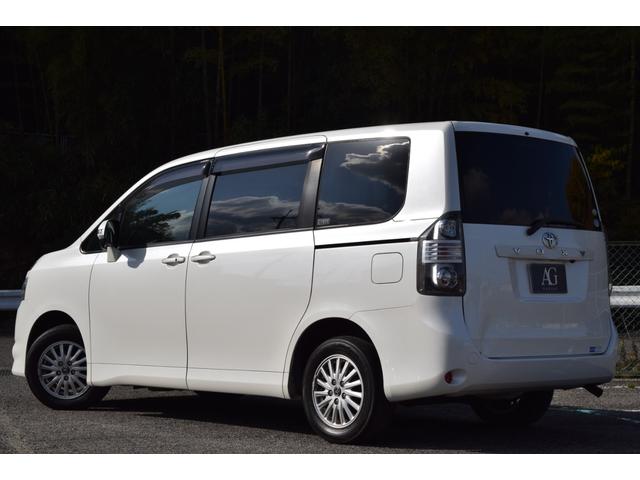 ヴォクシー Ｘ　メモリーナビ／バックカメラ／Ｂｌｕｅｔｏｏｔｈ／ＥＴＣ／（14枚目）