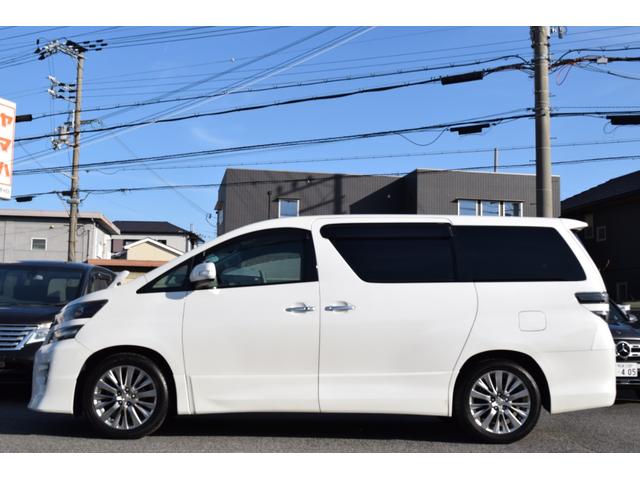 ヴェルファイア ２．４Ｚ　ゴールデンアイズ　９インチデカナビ／バックカメラ／Ｂｌｕｅｔｏｏｔｈ両側電動スライドドア／クルーズコントロール／ＥＴＣ／オットマン／フリップダウンモニター／ハーフレザーシート／クリアランスソナー／オートライト／（13枚目）