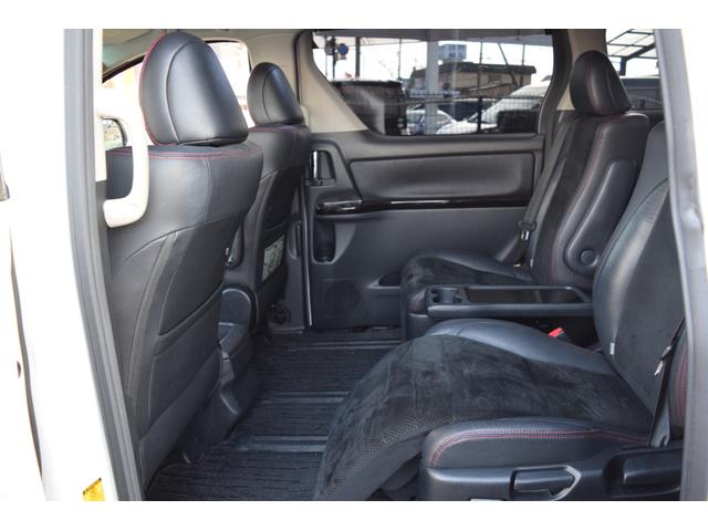 ヴェルファイア ２．４Ｚ　ゴールデンアイズ　９インチデカナビ／バックカメラ／Ｂｌｕｅｔｏｏｔｈ両側電動スライドドア／クルーズコントロール／ＥＴＣ／オットマン／フリップダウンモニター／ハーフレザーシート／クリアランスソナー／オートライト／（35枚目）