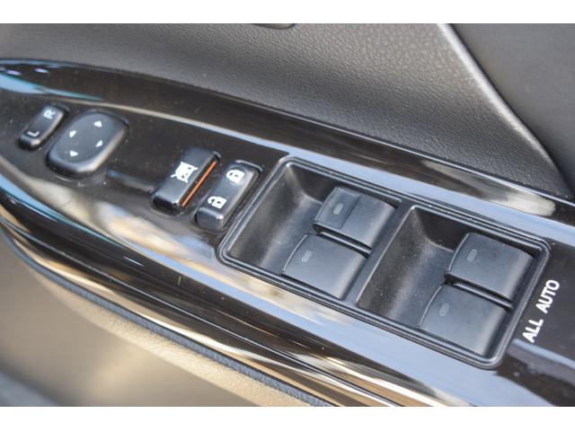 ヴェルファイア ２．４Ｚ　ゴールデンアイズ　９インチデカナビ／バックカメラ／Ｂｌｕｅｔｏｏｔｈ両側電動スライドドア／クルーズコントロール／ＥＴＣ／オットマン／フリップダウンモニター／ハーフレザーシート／クリアランスソナー／オートライト／（58枚目）