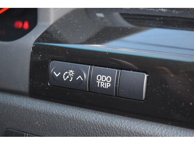 ヴェルファイア ２．４Ｚ　ゴールデンアイズ　９インチデカナビ／バックカメラ／Ｂｌｕｅｔｏｏｔｈ両側電動スライドドア／クルーズコントロール／ＥＴＣ／オットマン／フリップダウンモニター／ハーフレザーシート／クリアランスソナー／オートライト／（63枚目）