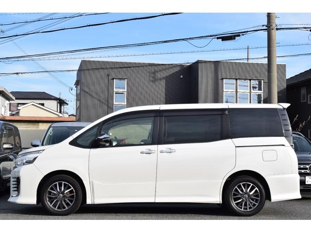 ヴォクシー ＺＳ　煌　アルパインナビ／バックカメラ／Ｂｌｕｅｔｏｏｔｈ／フリップダウンモニター／シートカバー／両側電動スライドドア／ＬＥＤヘッドライト／タイヤ４本新品／ＥＴＣ／フォグランプ／スマートキー／（15枚目）