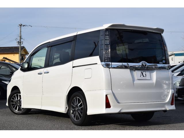 ヴォクシー ＺＳ　煌　アルパインナビ／バックカメラ／Ｂｌｕｅｔｏｏｔｈ／フリップダウンモニター／シートカバー／両側電動スライドドア／ＬＥＤヘッドライト／タイヤ４本新品／ＥＴＣ／フォグランプ／スマートキー／（18枚目）