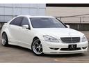 Ｓクラス Ｓ５００ロング　左ハンドル　７ＡＴ　ローダウン　社外１９インチアルミホイール　サンルーフブラックレザーシート　純正ナビ　Ｂカメ　ＤＶＤ再生可　クルコン　ＥＴＣ　両席Ｐシート　キセノンヘッドライト（5枚目）