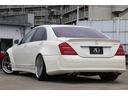 Ｓ５００ロング　左ハンドル　７ＡＴ　ローダウン　社外１９インチアルミホイール　サンルーフブラックレザーシート　純正ナビ　Ｂカメ　ＤＶＤ再生可　クルコン　ＥＴＣ　両席Ｐシート　キセノンヘッドライト(25枚目)