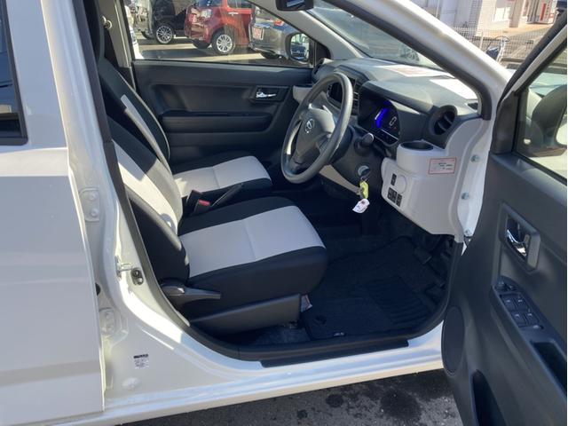 ミライース Ｘ　ＳＡＩＩＩ　１４インチフルホイールキャップ　ＬＥＤヘッドランプ　電動格納式（カラード）ドアミラー　自発光式デジタルメーターブルーイルミネーションメーター　マニュアルエアコン（ダイヤル式）　キーレスエントリー（12枚目）