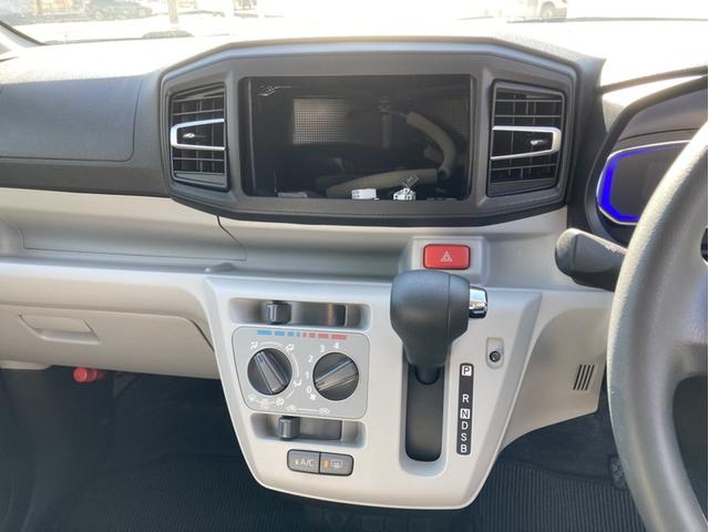 ミライース Ｘ　ＳＡＩＩＩ　１４インチフルホイールキャップ　ＬＥＤヘッドランプ　電動格納式（カラード）ドアミラー　自発光式デジタルメーターブルーイルミネーションメーター　マニュアルエアコン（ダイヤル式）　キーレスエントリー（16枚目）