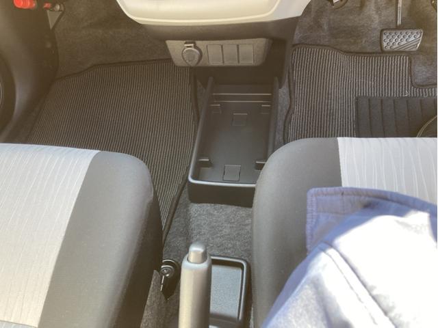 ミライース Ｘ　ＳＡＩＩＩ　１４インチフルホイールキャップ　ＬＥＤヘッドランプ　電動格納式（カラード）ドアミラー　自発光式デジタルメーターブルーイルミネーションメーター　マニュアルエアコン（ダイヤル式）　キーレスエントリー（17枚目）