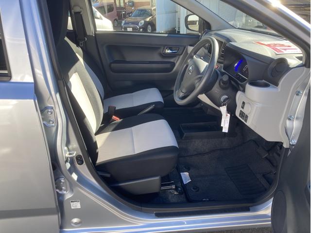 ミライース Ｘ　ＳＡＩＩＩ　１４インチフルホイールキャップ　ＬＥＤヘッドランプ　電動格納式（カラード）ドアミラー　自発光式デジタルメーターブルーイルミネーションメーター　マニュアルエアコン（ダイヤル式）　キーレスエントリー（11枚目）