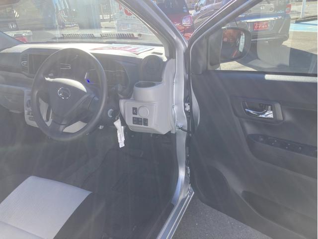 ミライース Ｘ　ＳＡＩＩＩ　１４インチフルホイールキャップ　ＬＥＤヘッドランプ　電動格納式（カラード）ドアミラー　自発光式デジタルメーターブルーイルミネーションメーター　マニュアルエアコン（ダイヤル式）　キーレスエントリー（12枚目）