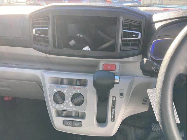 ミライース Ｘ　ＳＡＩＩＩ　１４インチフルホイールキャップ　ＬＥＤヘッドランプ　電動格納式（カラード）ドアミラー　自発光式デジタルメーターブルーイルミネーションメーター　マニュアルエアコン（ダイヤル式）　キーレスエントリー（15枚目）