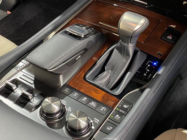 LX570 H30年6月登録後期モデル 新品取付モデリスタエアロKIT 新品取付モデリスタスポーツマフラー OP21インチAW 白本革ベンチレーターシート サンルーフ 電動格納サードシート 電動バックゲート(15枚目)