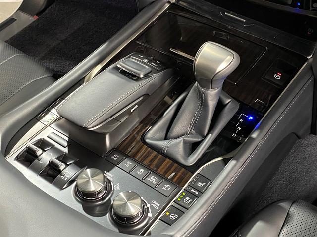 LX570 H29年9月登録後期モデル 新品取付モデリスタエアロKIT 新品取付モデリスタスポーツマフラー マークレビンソンサウンド OP21AW 本革ベンチレーター サンルーフ 電動バックゲート ETC2.0(15枚目)