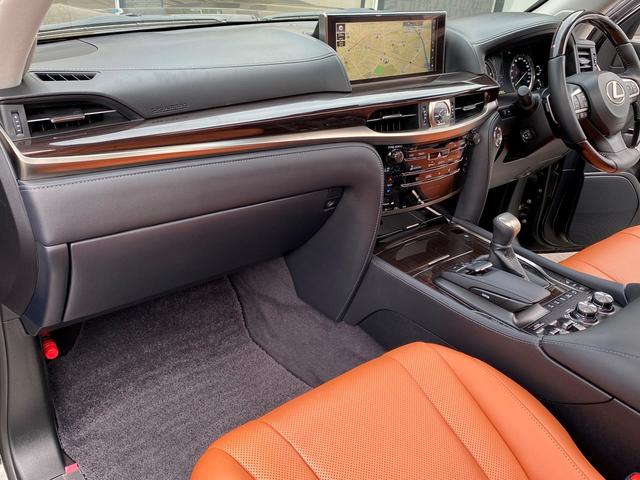 LX570 モデリスタエアロKIT モデリスタスポーツマフラー オプション21インチAW レクサスセーフティシステム 本革ベンチレーター サンルーフ 電動格納サードシート 電動バックゲート 冷蔵庫 ETC2.0(14枚目)