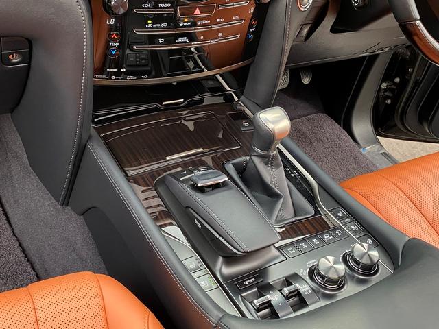 LX570 モデリスタエアロKIT モデリスタスポーツマフラー オプション21インチAW レクサスセーフティシステム 本革ベンチレーター サンルーフ 電動格納サードシート 電動バックゲート 冷蔵庫 ETC2.0(15枚目)