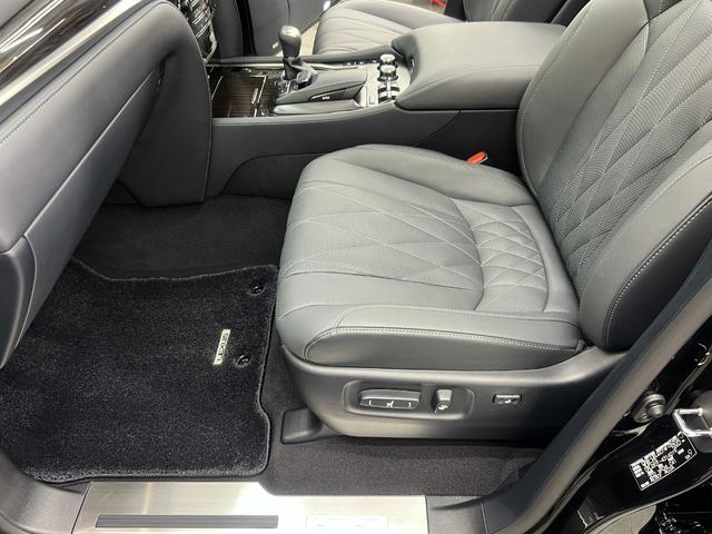 ＬＸ５７０ブラックシークエンス　走行３５００キロ／禁煙／屋内保管車／ＬＥＸＵＳセーフティシステム＋／マークレビンソン３Ｄサウンド／セミアニリン本革／サンルーフ／３６０度パノラマカメラ／ＣＯＯＬＢＯＸ冷蔵庫／ＥＴＣ２．０／電動Ｒゲート(74枚目)