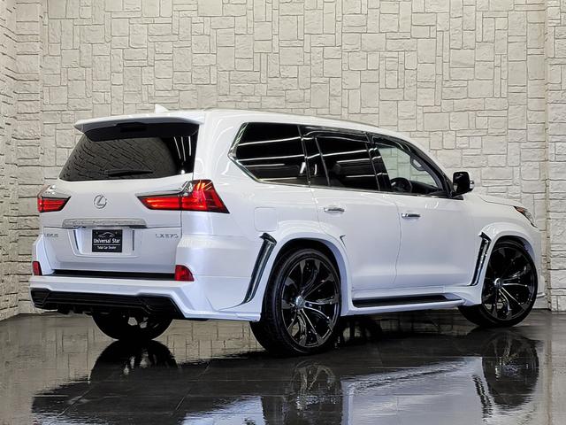 ＬＸ ＬＸ５７０　ＬＥＸＵＳセーフティシステム／後期仕様／１オーナー／禁煙車／屋内保管／ＷＡＬＤコンプリートカスタム／グロスブラック塗装／Ｒエンターテイメント／黒本革／ＳＲ／ＣＯＯＬＢＯＸ／パノラマビューカメラ／ＥＴＣ（13枚目）