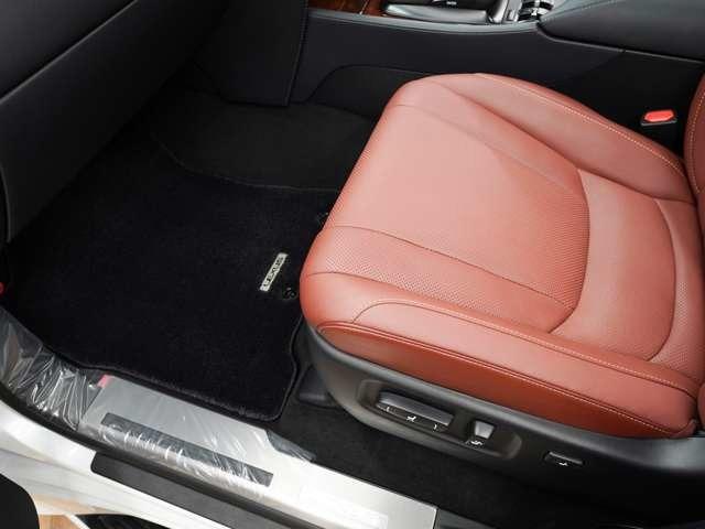 ＬＸ ＬＸ５７０　後期モデル／１オーナー車／禁煙車／屋内保管／ＴＲＤ／モデリスタエアロ／ＷＡＬＤインチＡＷ／ＷＡＬＤスポーツマフラー／本革／ＳＲ／ＣＯＯＬＢＯＸ／パノラマビューカメラ／Ｐバックドア／ＨＵＤ／ＥＴＣ２．０（75枚目）
