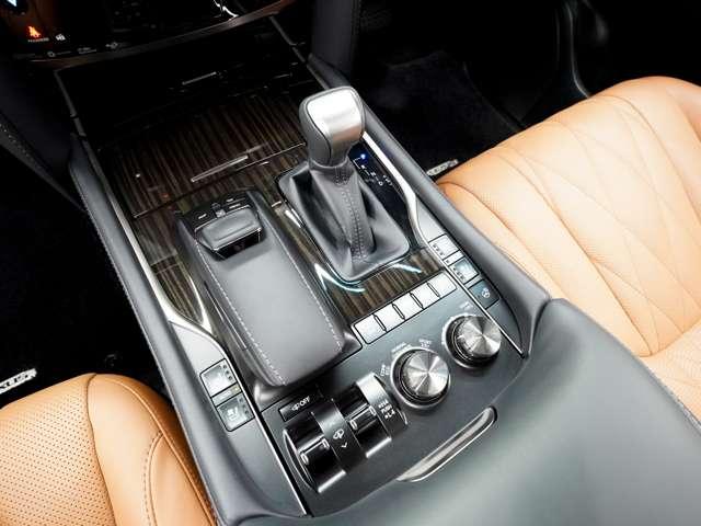 ＬＸ ＬＸ５７０ブラックシークエンス　令和３年１１月最終後期モデル／ＬＥＸＵＳセーフティシステム＋／モデリスタエアロ／ＯＰ２１ＩＮホイール／パノラマビューカメラ／本革（冷温機能付）／ＳＲ／ＣＯＯＬＢＯＸ／ＨＵＤ／ＥＴＣ２．０／Ｐバックドア（18枚目）