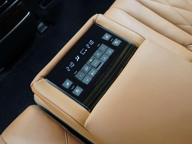 ＬＸ ＬＸ５７０ブラックシークエンス　令和３年１１月最終後期モデル／ＬＥＸＵＳセーフティシステム＋／モデリスタエアロ／ＯＰ２１ＩＮホイール／パノラマビューカメラ／本革（冷温機能付）／ＳＲ／ＣＯＯＬＢＯＸ／ＨＵＤ／ＥＴＣ２．０／Ｐバックドア（79枚目）