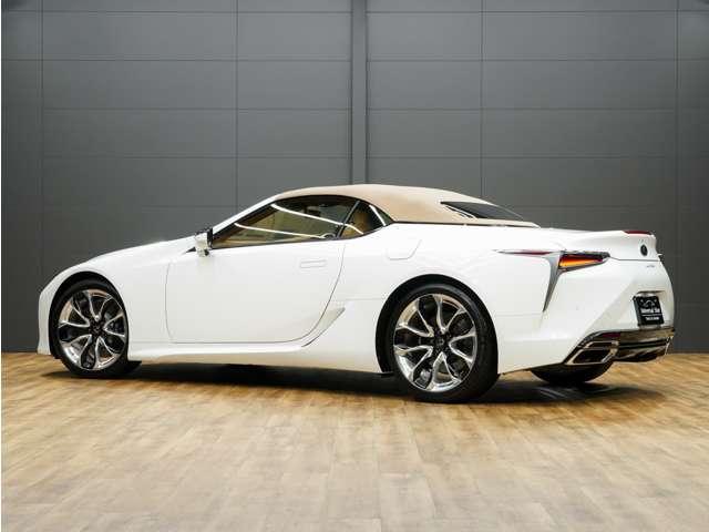 ＬＣ ＬＣ５００　コンバーチブル　令和５年後期モデル／走行２０００キロ／１オーナー車／禁煙車／屋内保管車／マークレビンソン／純正ＯＰ２１インチ鍛造ホイール／茶本革シート（冷温機能付）／アルカンターラメーターフード／ＨＵＤ／ＥＴＣ２．０（13枚目）