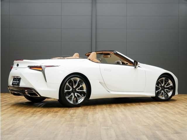 ＬＣ ＬＣ５００　コンバーチブル　令和５年後期モデル／走行２０００キロ／１オーナー車／禁煙車／屋内保管車／マークレビンソン／純正ＯＰ２１インチ鍛造ホイール／茶本革シート（冷温機能付）／アルカンターラメーターフード／ＨＵＤ／ＥＴＣ２．０（14枚目）